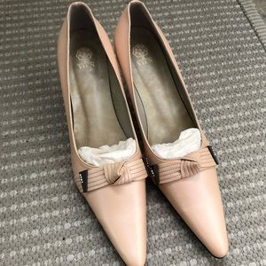 Vintage new creamy pink genuine leather high heels